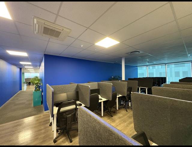 1,660M² OFFICE TO LET IN FORESHORE